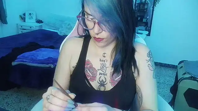 Snapshot of blackrose1997 chatting on April 17, 2026, 2:20 pm blackrose1997 online show from April 17, 2026, 2:20 pm