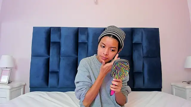 Snapshot of GrishaMochka chatting on December 5, 2025, 12:37 pm GrishaMochka online show from December 5, 2025, 12:37 pm