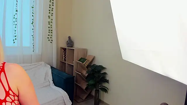 MonikaPinch  online show from January 15, 2026, 5:33 am