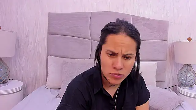 Naomii BDSM online show from March 4, 2026, 8:05 pm