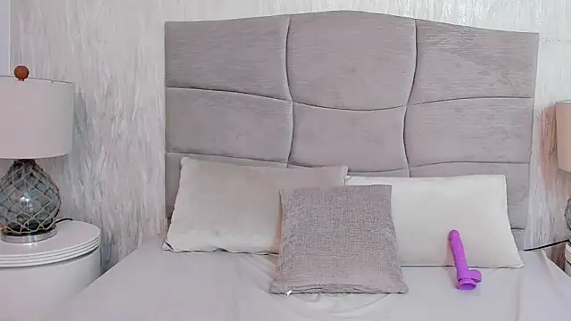 Naomii BDSM online show from March 3, 2026, 2:40 am