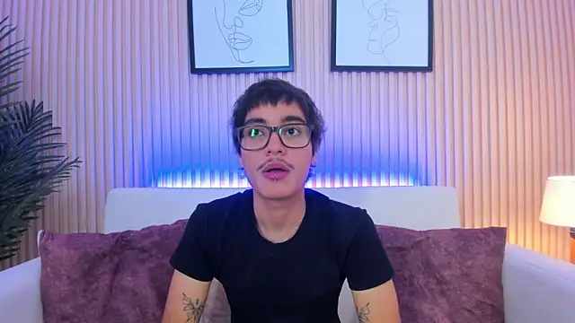 Antonio rowan online show from December 2, 2025, 6:53 pm