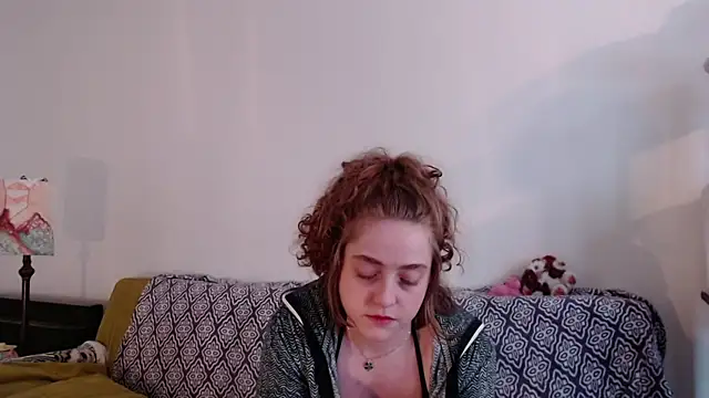 Snapshot of DeliaBlew chatting on January 17, 2026, 8:34 pm DeliaBlew online show from January 17, 2026, 8:34 pm