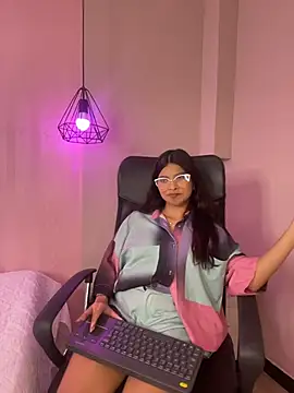 Snapshot of Scarletrose_ chatting on December 2, 2025, 8:10 pm Scarletrose online show from December 2, 2025, 8:10 pm