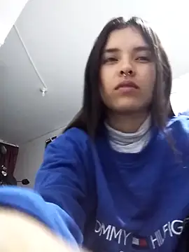 Cherrybombs  online show from May 6, 2026, 4:38 am