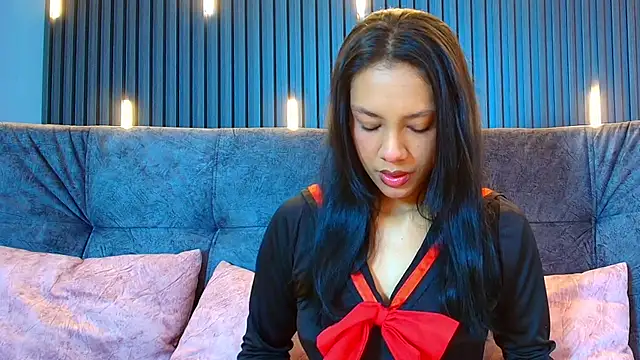 brunette candyy  online show from March 19, 2026, 1:22 pm