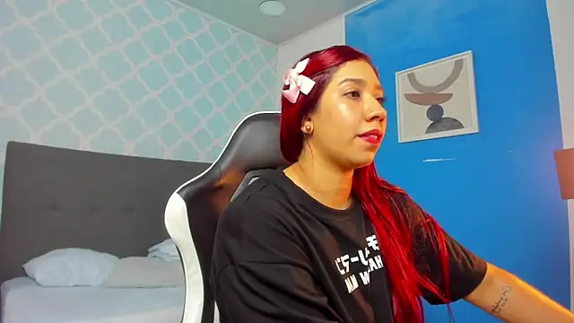 Snapshot of lia_violetta chatting on December 15, 2025, 7:20 pm lia violetta online show from December 15, 2025, 7:20 pm