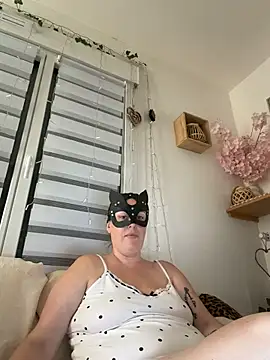 bellavelours online show from July 29, 2026, 7:51 am