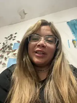 Snapshot of Lindalatina2001 chatting on July 11, 2026, 3:18 am Lindalatina2001 online show from July 11, 2026, 3:18 am