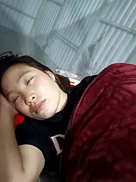 Snapshot of Evelyn-n chatting on March 10, 2026, 1:37 pm Evelyn-n online show from March 10, 2026, 1:37 pm