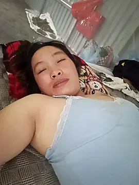 Snapshot of Evelyn-n chatting on March 23, 2026, 5:29 am Evelyn-n online show from March 23, 2026, 5:29 am