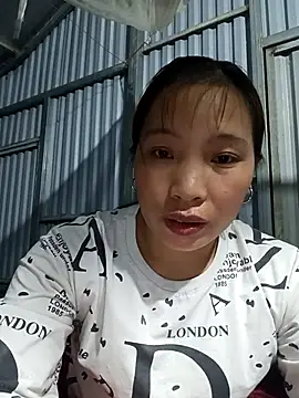 Snapshot of Evelyn-n chatting on February 12, 2026, 12:05 pm Evelyn-n online show from February 12, 2026, 12:05 pm