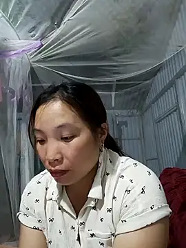 Snapshot of Evelyn-n chatting on March 21, 2026, 12:31 pm Evelyn-n online show from March 21, 2026, 12:31 pm