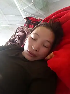 Evelyn-n online show from December 17, 2025, 6:07 am