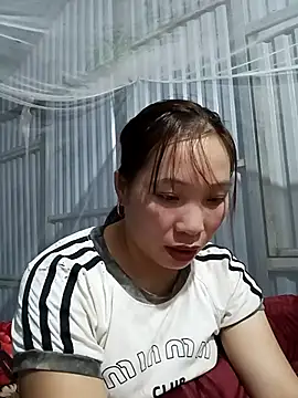 Snapshot of Evelyn-n chatting on December 15, 2025, 11:49 am Evelyn-n online show from December 15, 2025, 11:49 am