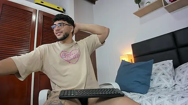 mike foxxx  online show from February 3, 2026, 6:22 am