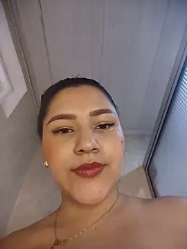 Julia-Blair online show from May 7, 2026, 5:38 pm