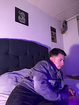 Matias 016 online show from December 15, 2025, 5:02 am