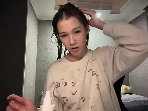 Snapshot of lilXdomii chatting on December 14, 2025, 8:14 pm lilXdomii online show from December 14, 2025, 8:14 pm