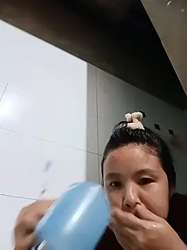Snapshot of Pretty-haert chatting on August 3, 2026, 1:50 pm Pretty-haert online show from August 3, 2026, 1:50 pm