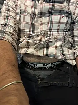 Snapshot of BlahNextDoor chatting on December 1, 2025, 5:14 pm BlahNextDoor online show from December 1, 2025, 5:14 pm