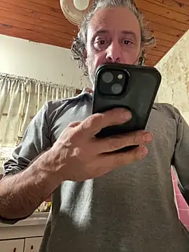 Snapshot of Petebulimia chatting on April 24, 2026, 4:20 pm Petebulimia online show from April 24, 2026, 4:20 pm