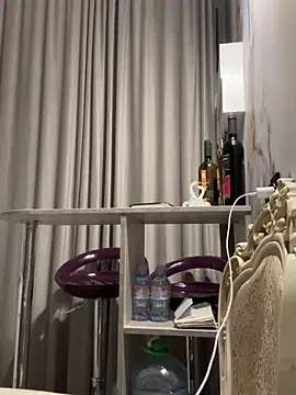 Snapshot of zetrx300 chatting on December 18, 2025, 6:12 pm zetrx300 online show from December 18, 2025, 6:12 pm