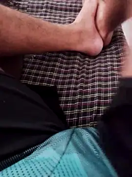 Snapshot of souseu83 chatting on February 14, 2026, 6:19 pm souseu83 online show from February 14, 2026, 6:19 pm