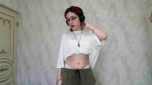 LinaWatter online show from December 5, 2025, 11:31 am