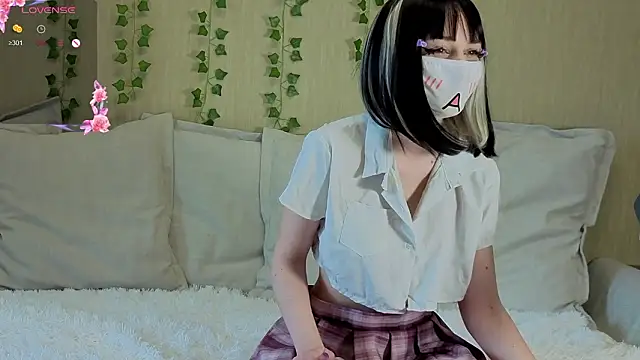 LunaNyan online show from March 19, 2026, 9:42 am