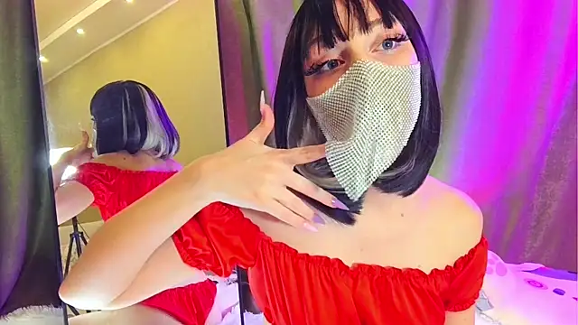 Snapshot of LunaNyan chatting on December 4, 2025, 6:01 am LunaNyan online show from December 4, 2025, 6:01 am