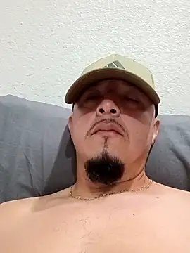 Snapshot of Lalin2323 chatting on February 21, 2026, 11:29 pm Lalin2323 online show from February 21, 2026, 11:29 pm