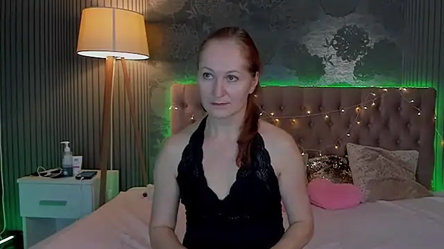 Snapshot of JasmineeSky chatting on December 4, 2025, 1:54 pm JasmineeSky online show from December 4, 2025, 1:54 pm