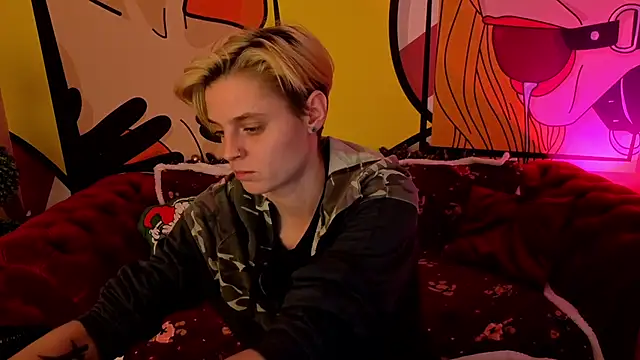 RoxyFlamee online show from December 15, 2025, 1:39 pm