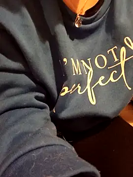 Snapshot of gatitachula93 chatting on March 18, 2026, 10:32 pm gatitachula93 online show from March 18, 2026, 10:32 pm