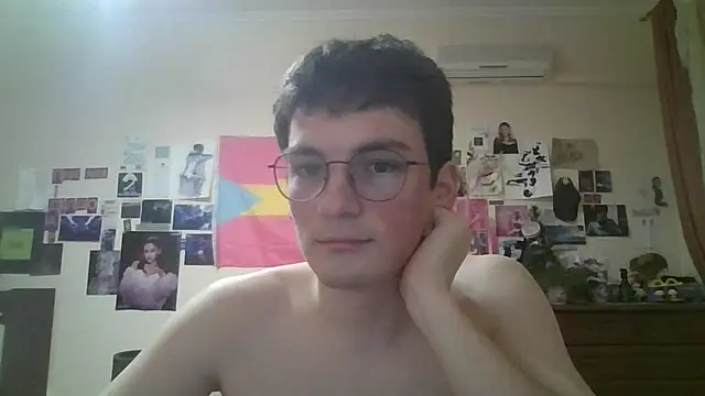 leo cutie online show from March 12, 2026, 8:35 pm