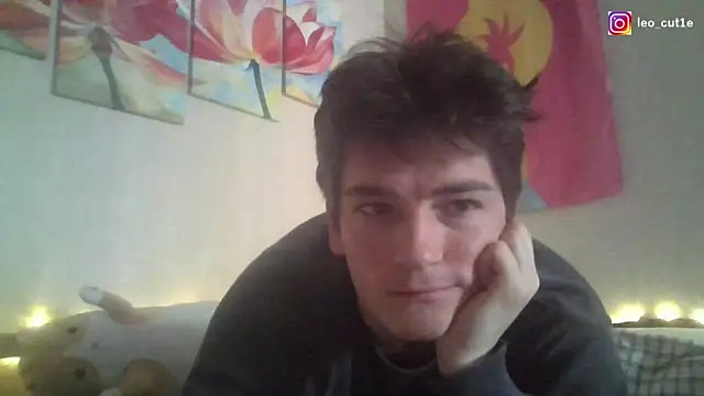 leo cutie online show from April 11, 2026, 4:42 am