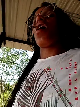 Snapshot of Dirty_She_Wolf chatting on December 5, 2025, 1:32 pm Dirty She Wolf online show from December 5, 2025, 1:32 pm