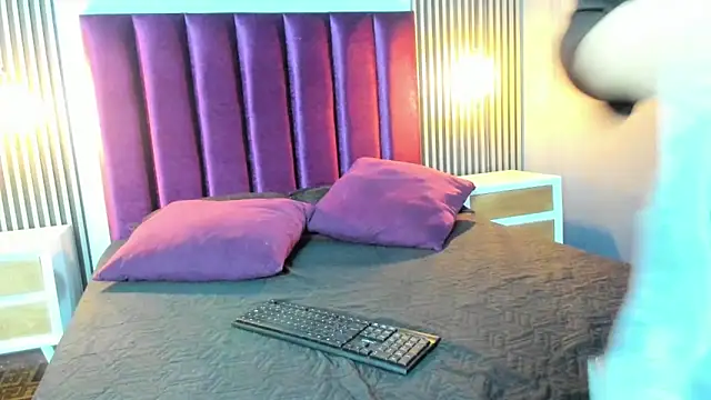 Ariana collinss online show from February 24, 2026, 11:11 am