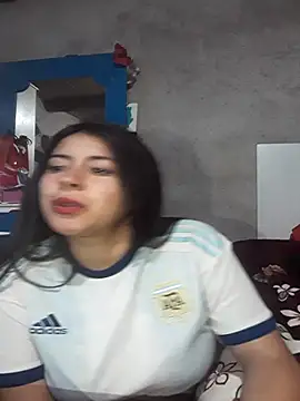 Estefanny Lolyy online show from July 8, 2026, 1:30 am