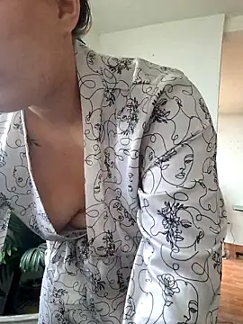 Snapshot of adele_69 chatting on December 5, 2025, 3:54 pm adele 69 online show from December 5, 2025, 3:54 pm