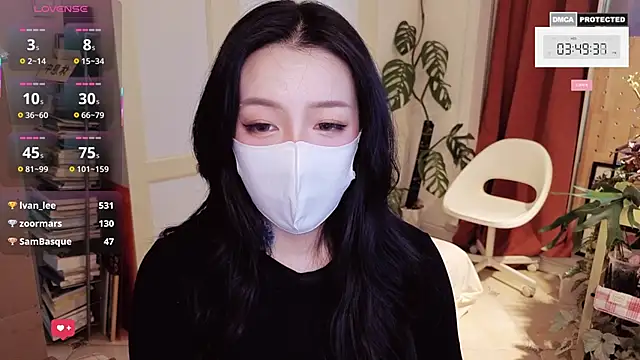 nayomi 34f online show from April 22, 2026, 7:48 am
