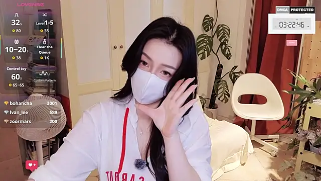 nayomi 34f online show from April 24, 2026, 7:21 am