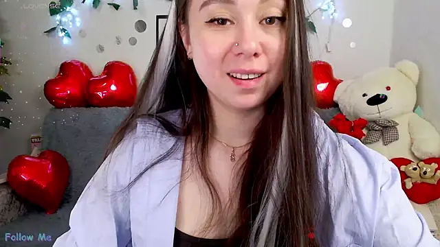 Snapshot of AlinaEleven chatting on April 3, 2026, 10:38 pm AlinaEleven online show from April 3, 2026, 10:38 pm