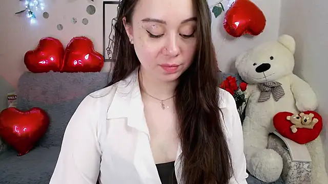 Snapshot of AlinaEleven chatting on May 3, 2026, 10:57 pm AlinaEleven online show from May 3, 2026, 10:57 pm