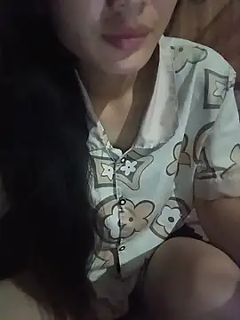 Snapshot of Hilary-123 chatting on July 15, 2026, 10:28 pm Hilary-123 online show from July 15, 2026, 10:28 pm