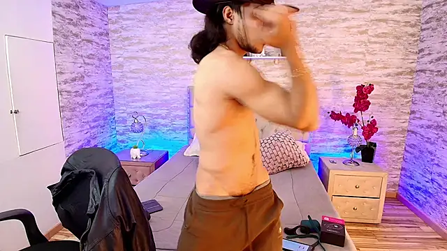 Snapshot of PatrickS25 chatting on December 4, 2025, 4:44 am PatrickS25 online show from December 4, 2025, 4:44 am