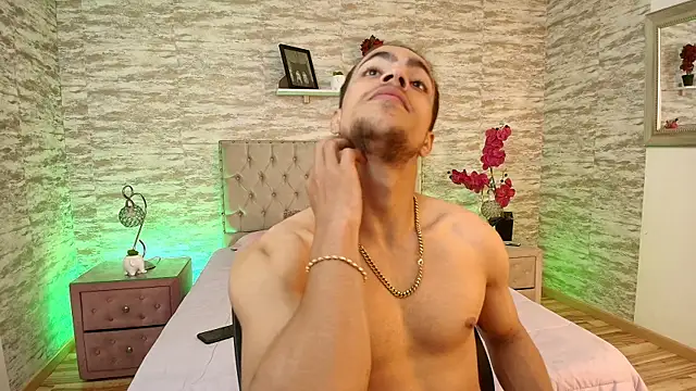 Snapshot of PatrickS25 chatting on December 3, 2025, 4:35 am PatrickS25 online show from December 3, 2025, 4:35 am