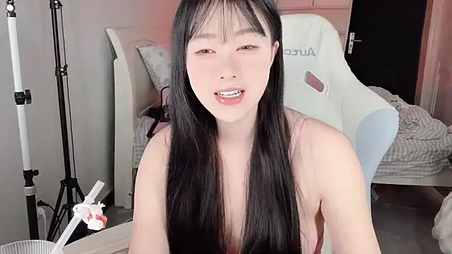 Snapshot of CCmakelong chatting on June 10, 2026, 5:19 am CCmakelong online show from June 10, 2026, 5:19 am
