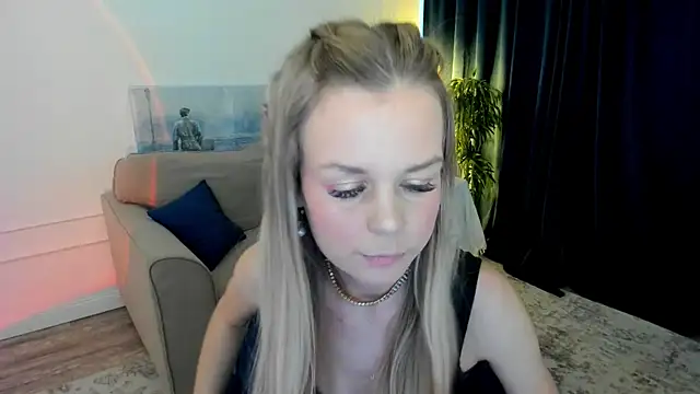 Snapshot of MidnighteAura chatting on May 20, 2026, 11:29 am MidnighteAura online show from May 20, 2026, 11:29 am